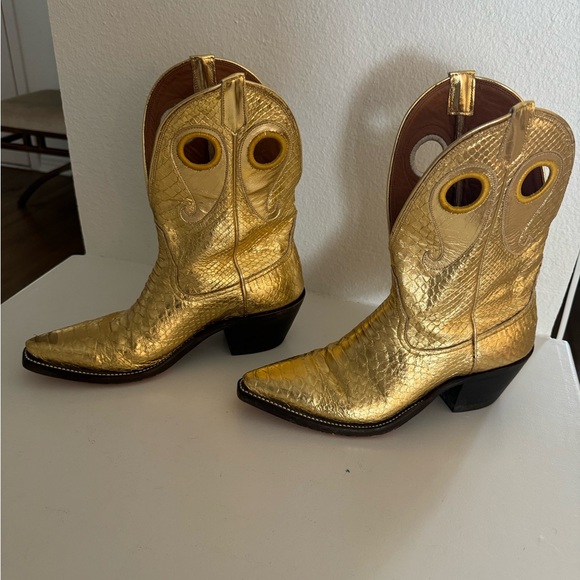 Molly Metallic Gold Python - Picture 7 of 15